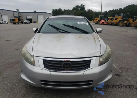 2008 Honda Accord Lxp z USA, uszkodzony, nr VIN 1HGCP26488A065572